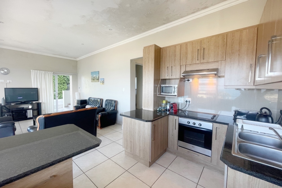 To Let 3 Bedroom Property for Rent in Signal Hill Western Cape